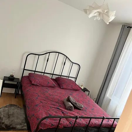 De 27 M2 Agreable Et Lumineux Idealement Situe Au Coeur De La De
